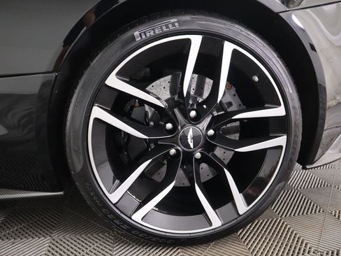 Used 2015 Aston Martin Vanquish Coupe image 30