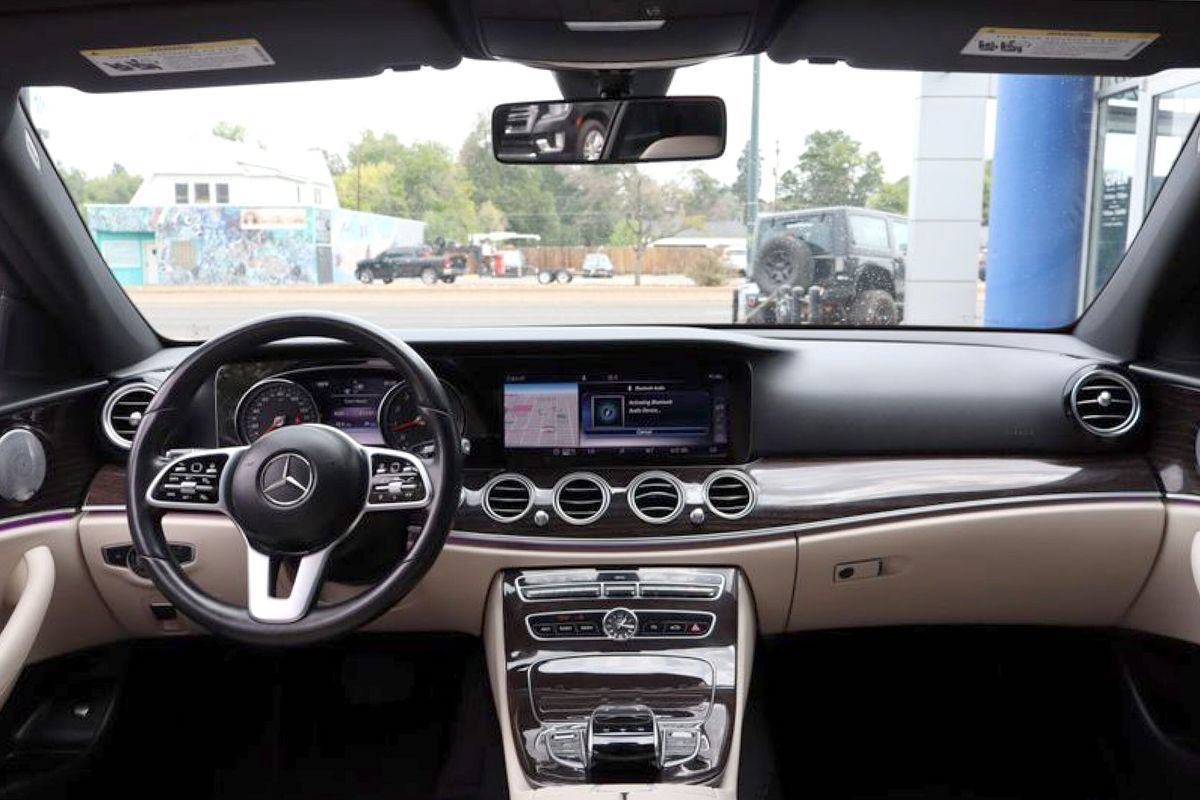 Used 2019 Mercedes-Benz E 450 4MATIC Sedan w/ Premium Package image 13
