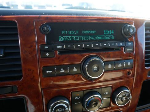 Used 2010 GMC Sierra 1500 SLE w/ SLE Preferred Package image 26