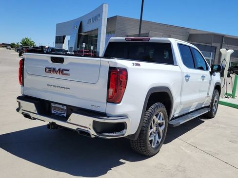 Used 2022 GMC Sierra 1500 SLT w/ SLT Premium Plus Package AWD/4WD image 3
