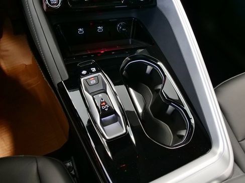 New 2025 Audi Q5 Premium image 25