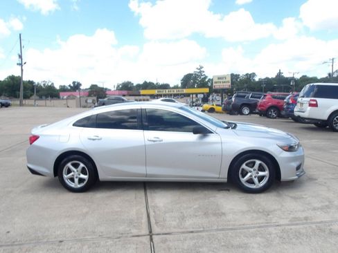 Used 2018 Chevrolet Malibu LS FWD image 5