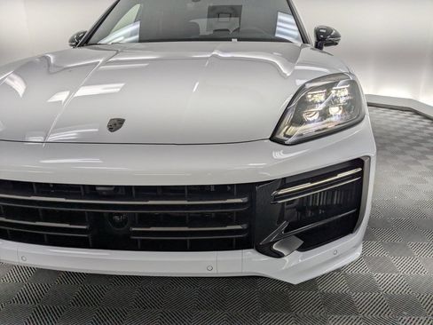 New 2026 Porsche Cayenne Turbo AWD/4WD image 25