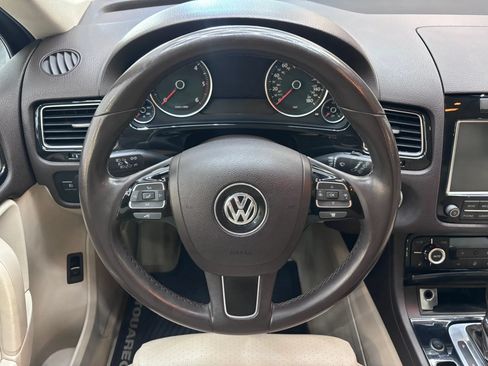 Used 2012 Volkswagen Touareg Sport AWD/4WD image 12