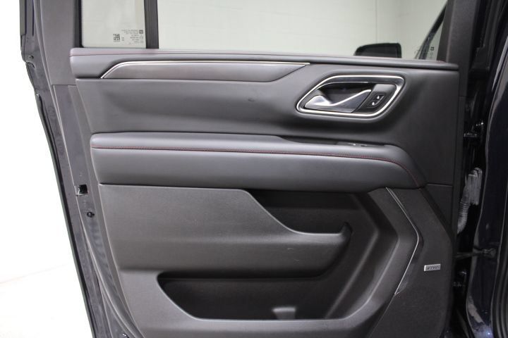 Used 2022 Chevrolet Suburban RST w/ Luxury Package AWD/4WD image 23