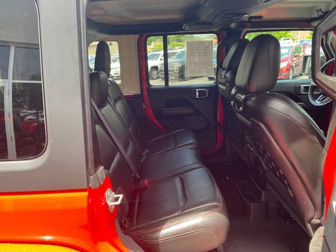 Used 2018 Jeep Wrangler Unlimited Rubicon AWD/4WD image 31