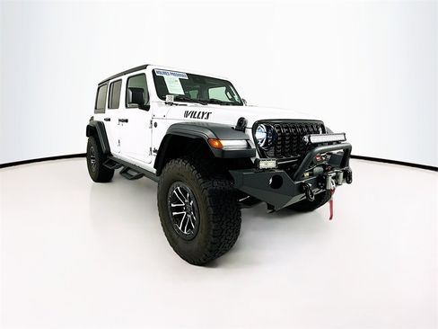 Used 2024 Jeep Wrangler Willys image 3
