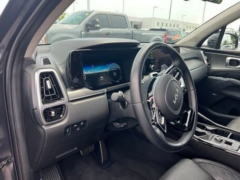 Certified 2023 Kia Sorento SX AWD/4WD image 10