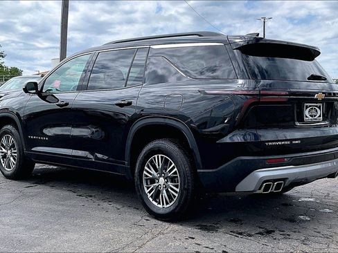 Used 2024 Chevrolet Traverse LT AWD/4WD image 5