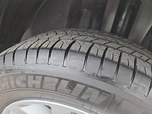 Certified 2023 Chrysler 300 Touring image 11