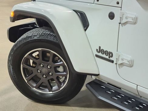 Used 2021 Jeep Wrangler Unlimited Sport image 23