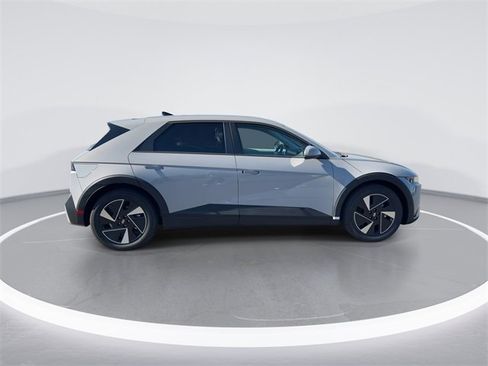 New 2026 Hyundai Ioniq 5 SE image 9