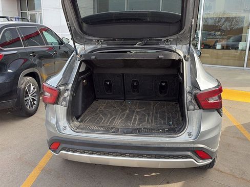 Used 2024 Chevrolet Trax LT w/ Driver Confidence Package image 11