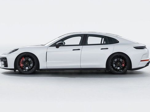 New 2026 Porsche Panamera GTS image 2