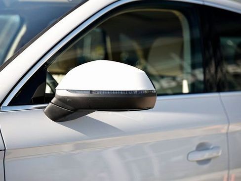 Certified 2025 Audi Q5 2.0T Premium Plus w/ Premium Plus Package image 11