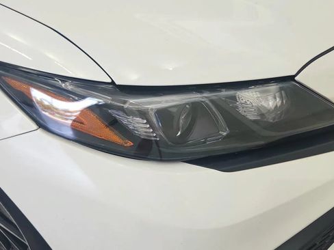 Used 2024 Toyota Camry SE w/ Cold Weather Package FWD image 32