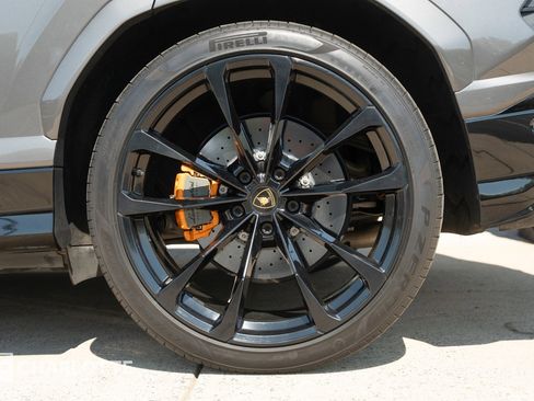 Used 2021 Lamborghini Urus image 10