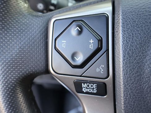 Used 2018 Toyota Tacoma SR5 image 21