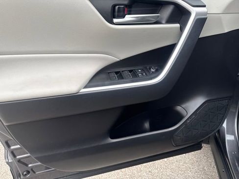 Used 2024 Toyota RAV4 XLE w/ Convenience Package image 9