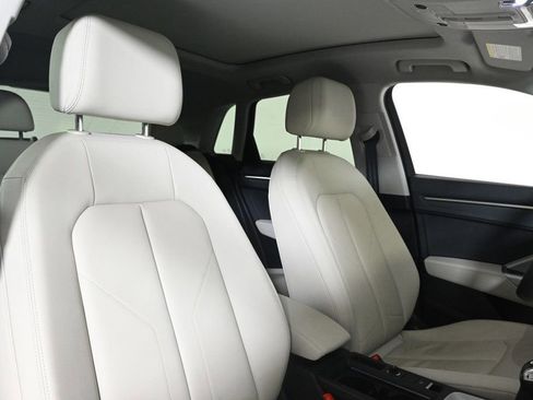 Used 2025 Audi Q3 2.0T Premium w/ Convenience Package image 16