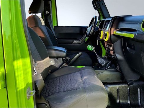 Used 2012 Jeep Wrangler Unlimited Sport image 7