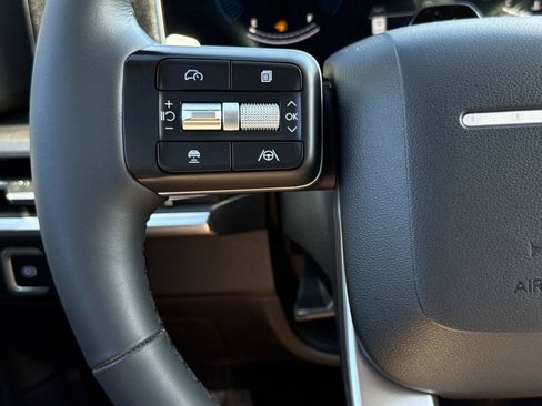 Certified 2025 Hyundai Santa Fe SEL AWD/4WD image 9