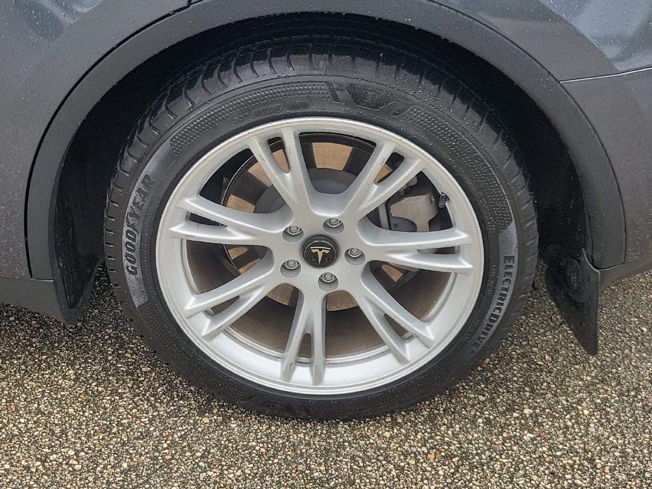Used 2023 Tesla Model Y Long Range AWD/4WD image 5