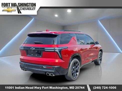 Used 2025 Chevrolet Traverse RS w/ LPO, Floor Liner Package FWD image 3
