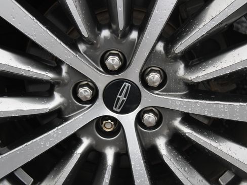 Used 2020 Lincoln MKZ image 48