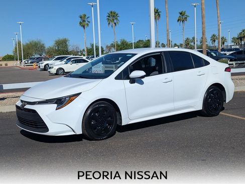 Used 2024 Toyota Corolla LE FWD image 1