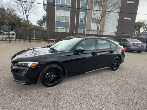 Used 2023 Honda Civic Sport image 4