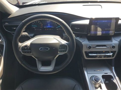 Used 2023 Ford Explorer XLT w/ Equipment Group 202A image 16