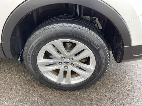 Used 2018 Ford Explorer XLT w/ Equipment Group 202A image 42