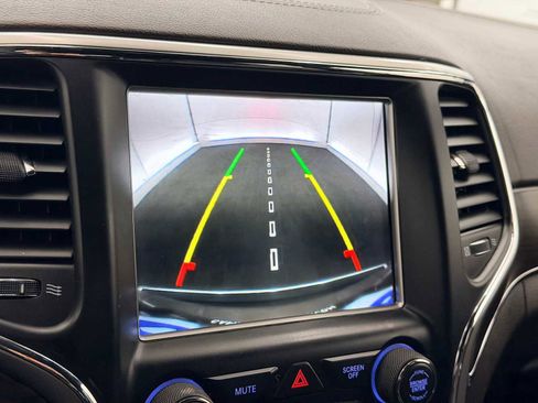 Used 2018 Jeep Grand Cherokee Overland image 29