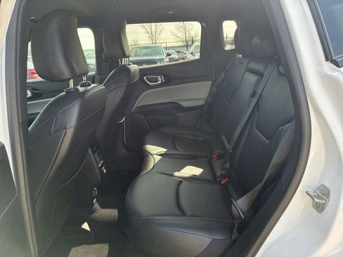 Used 2025 Jeep Compass Limited AWD/4WD image 27