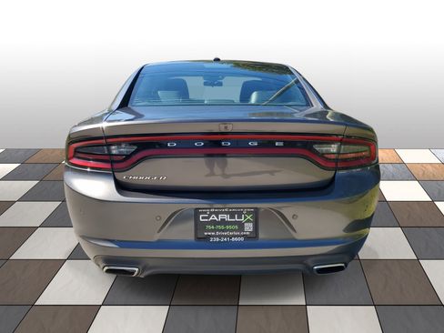 Used 2022 Dodge Charger SXT w/ Leather Interior Group image 5