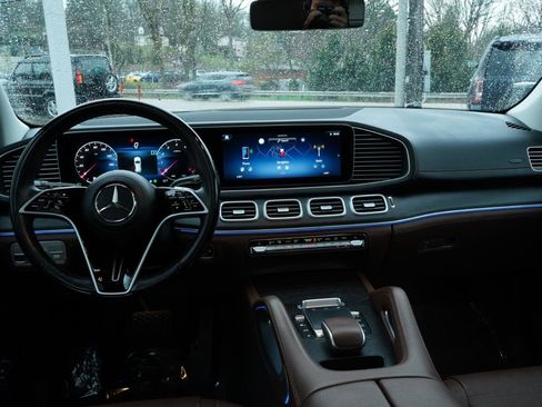 Used 2024 Mercedes-Benz GLE 350 4MATIC w/ AMG Line Exterior image 51