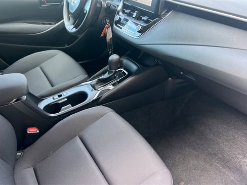 Certified 2025 Toyota Corolla LE image 17