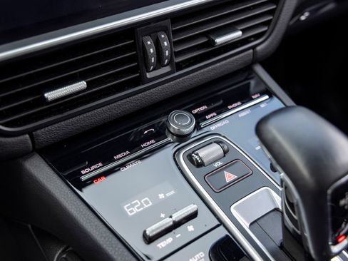 Certified 2022 Porsche Cayenne S AWD/4WD image 44
