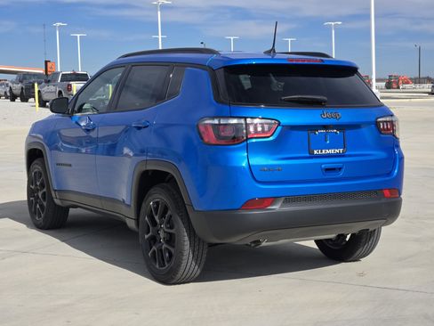 New 2026 Jeep Compass Latitude image 4
