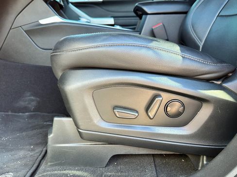 Used 2023 Ford Explorer Limited image 12