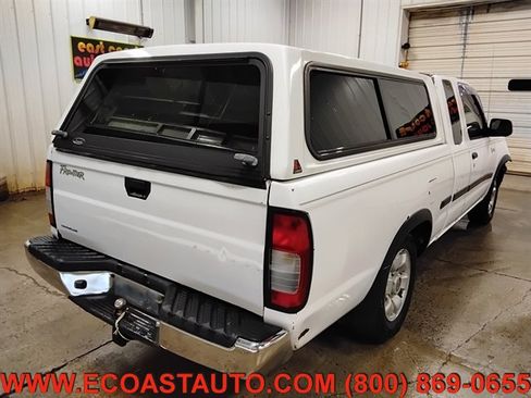 Used 1999 Nissan Frontier XE image 3