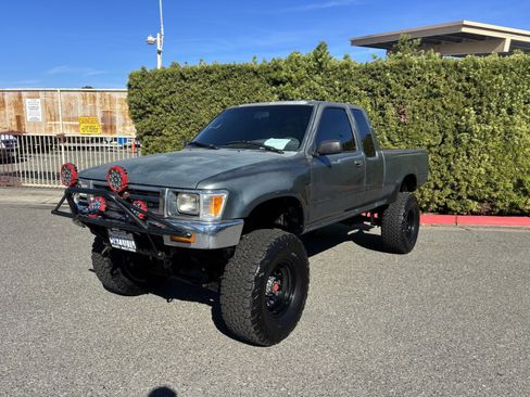 Used 1993 Toyota Pickup Deluxe image 8
