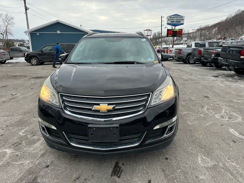 Used 2016 Chevrolet Traverse LT image 2
