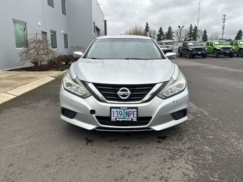 Used 2016 Nissan Altima 2.5 S w/ Power Driver Seat Package image 8