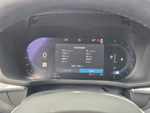 Used 2023 Volvo XC60 B5 Core w/ Climate Package image 24