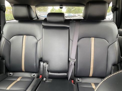 Used 2025 MAZDA CX-70 Plug-In Hybrid w/ Premium Plus image 11