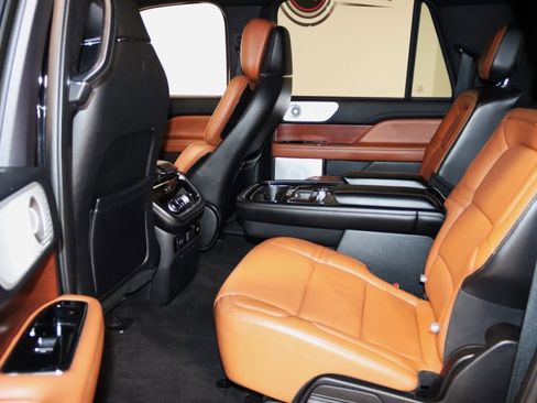 Used 2020 Lincoln Navigator L Reserve w/ Luxury Package image 74