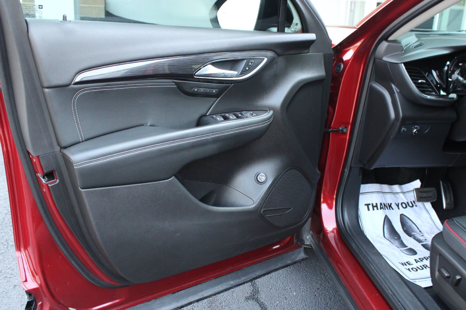 Used 2022 Buick Envision Essence w/ Sport Touring Package FWD image 11