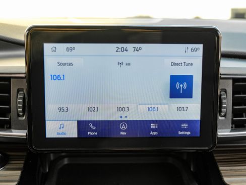 Used 2022 Ford Explorer Limited image 28